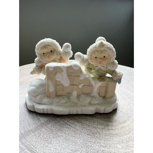 Winter Kinder Babies Making Snowballs Bisque Porcelain Figurines - Picture 1 of 4